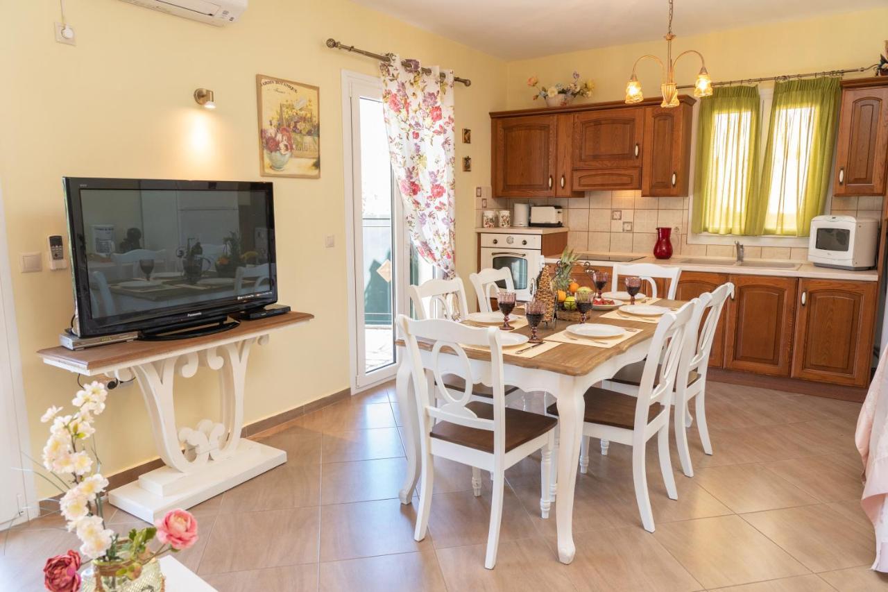 סאמי Superb Villa With Private Pool Peaceful Location מראה חיצוני תמונה