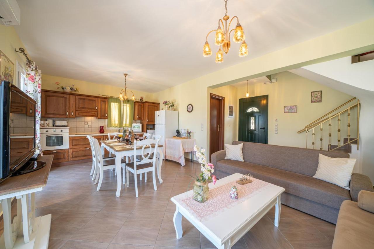 סאמי Superb Villa With Private Pool Peaceful Location מראה חיצוני תמונה