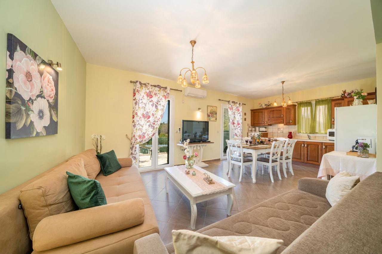 סאמי Superb Villa With Private Pool Peaceful Location מראה חיצוני תמונה